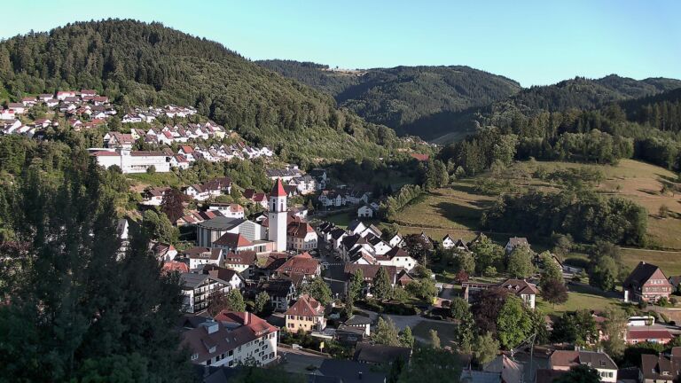 Dieses Bild zeigt eine Webcam-Aufnahme von Ottenhöfen, aufgenommen am Donnerstag, den 09.07.2026 um 20:00 Uhr