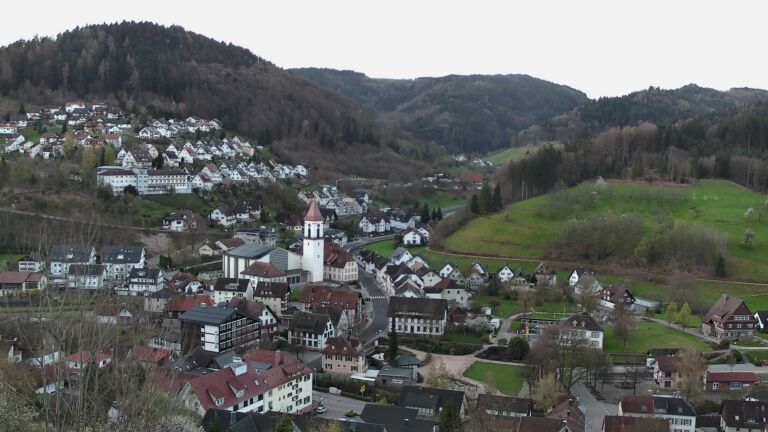 Dieses Bild zeigt eine Webcam-Aufnahme von Ottenhöfen, aufgenommen am Dienstag, den 07.04.2026 um 07:00 Uhr