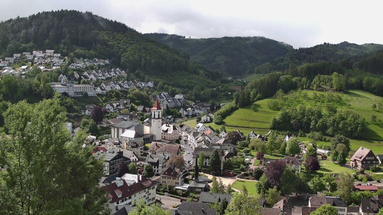 Dieses Bild zeigt eine Webcam-Aufnahme von Ottenhöfen, aufgenommen am Freitag, den 15.05.2026 um 10:30 Uhr