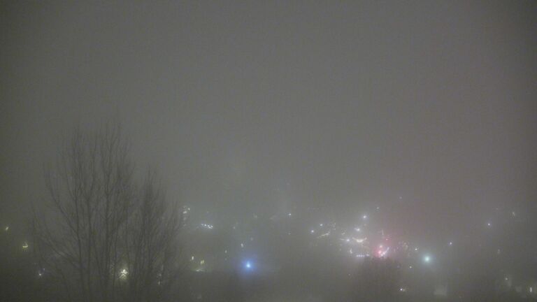 Dieses Bild zeigt eine Webcam-Aufnahme von Ottenhöfen, aufgenommen am Sonntag, den 14.12.2025 um 19:20 Uhr