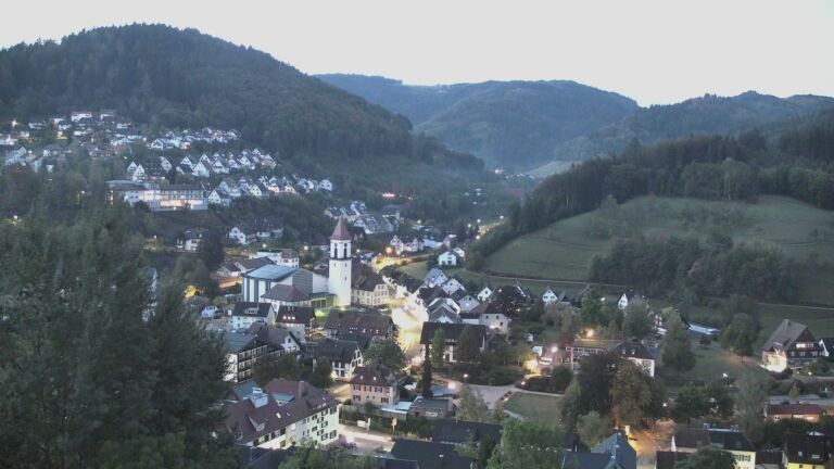 Dieses Bild zeigt eine Webcam-Aufnahme von Ottenhöfen, aufgenommen am Montag, den 05.10.2026 um 07:00 Uhr