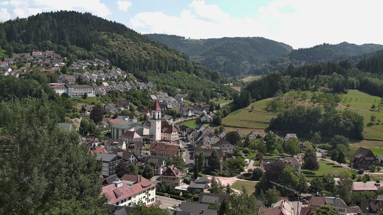 Dieses Bild zeigt eine Webcam-Aufnahme von Ottenhöfen, aufgenommen am Samstag, den 27.06.2026 um 15:20 Uhr