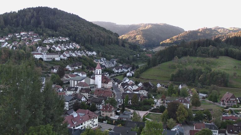 Dieses Bild zeigt eine Webcam-Aufnahme von Ottenhöfen, aufgenommen am Samstag, den 26.09.2026 um 08:10 Uhr