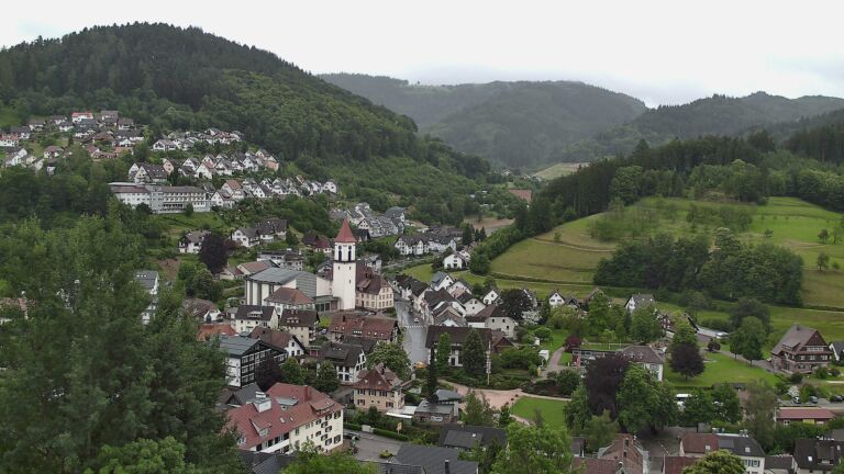 Dieses Bild zeigt eine Webcam-Aufnahme von Ottenhöfen, aufgenommen am Mittwoch, den 10.06.2026 um 15:50 Uhr