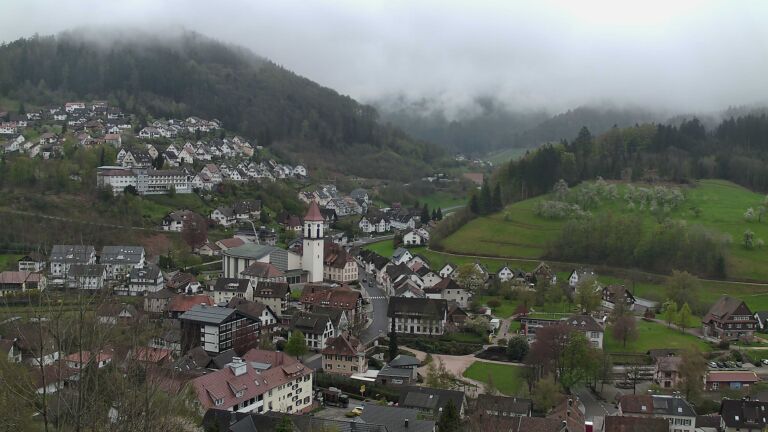 Dieses Bild zeigt eine Webcam-Aufnahme von Ottenhöfen, aufgenommen am Montag, den 13.04.2026 um 11:40 Uhr