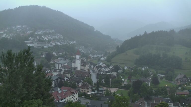 Dieses Bild zeigt eine Webcam-Aufnahme von Ottenhöfen, aufgenommen am Freitag, den 12.06.2026 um 05:30 Uhr
