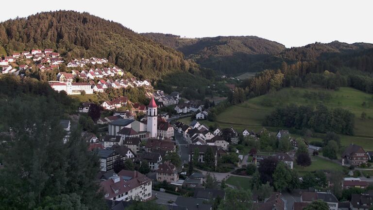 Dieses Bild zeigt eine Webcam-Aufnahme von Ottenhöfen, aufgenommen am Freitag, den 05.06.2026 um 20:50 Uhr