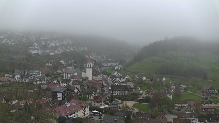 Dieses Bild zeigt eine Webcam-Aufnahme von Ottenhöfen, aufgenommen am Montag, den 13.04.2026 um 15:10 Uhr