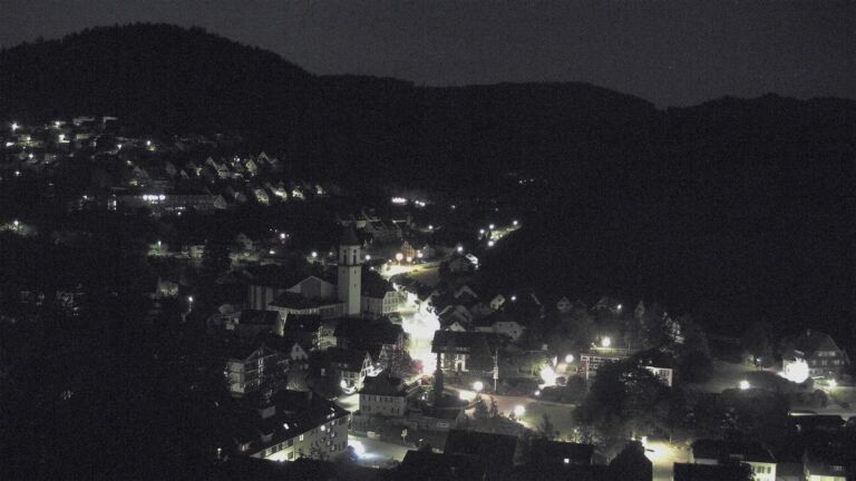 Dieses Bild zeigt eine Webcam-Aufnahme von Ottenhöfen, aufgenommen am Sonntag, den 10.05.2026 um 04:30 Uhr