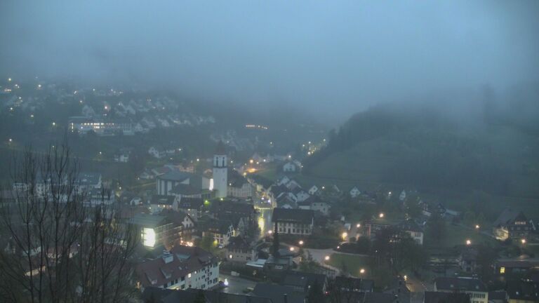Dieses Bild zeigt eine Webcam-Aufnahme von Ottenhöfen, aufgenommen am Montag, den 13.04.2026 um 20:30 Uhr