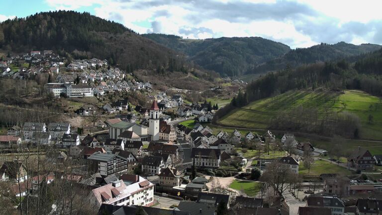 Dieses Bild zeigt eine Webcam-Aufnahme von Ottenhöfen, aufgenommen am Sonntag, den 01.03.2026 um 14:40 Uhr