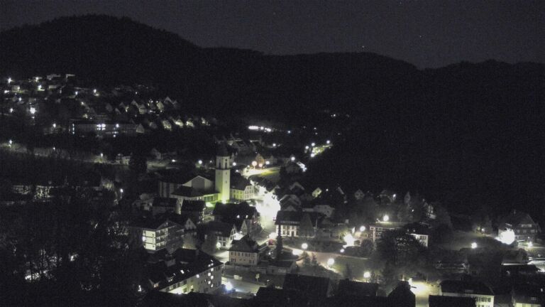 Dieses Bild zeigt eine Webcam-Aufnahme von Ottenhöfen, aufgenommen am Samstag, den 25.04.2026 um 05:00 Uhr