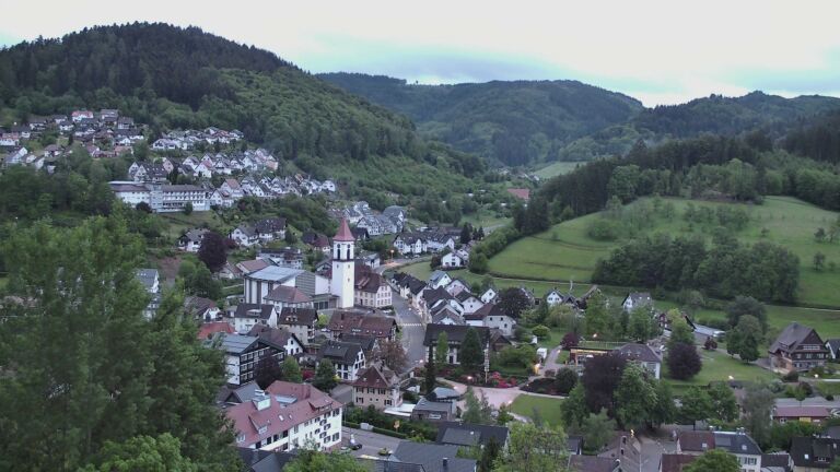 Dieses Bild zeigt eine Webcam-Aufnahme von Ottenhöfen, aufgenommen am Freitag, den 15.05.2026 um 05:40 Uhr