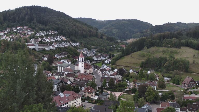 Dieses Bild zeigt eine Webcam-Aufnahme von Ottenhöfen, aufgenommen am Dienstag, den 08.09.2026 um 07:00 Uhr
