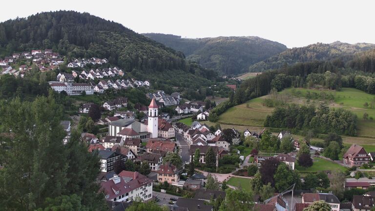 Dieses Bild zeigt eine Webcam-Aufnahme von Ottenhöfen, aufgenommen am Mittwoch, den 17.06.2026 um 06:10 Uhr