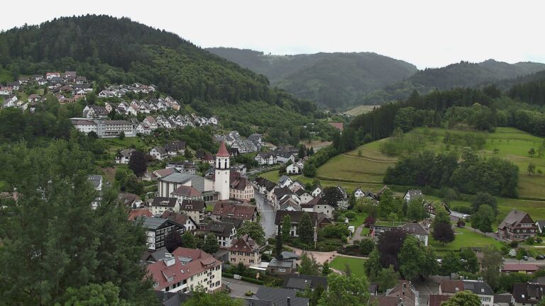 Dieses Bild zeigt eine Webcam-Aufnahme von Ottenhöfen, aufgenommen am Mittwoch, den 10.06.2026 um 16:10 Uhr
