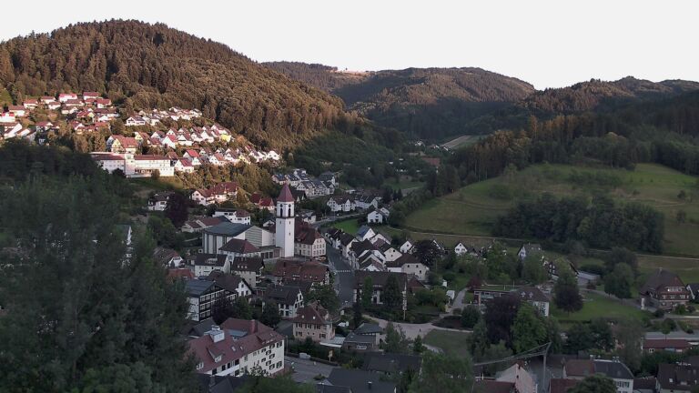 Dieses Bild zeigt eine Webcam-Aufnahme von Ottenhöfen, aufgenommen am Samstag, den 04.07.2026 um 21:00 Uhr