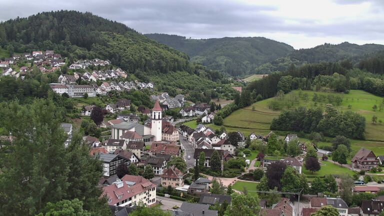 Dieses Bild zeigt eine Webcam-Aufnahme von Ottenhöfen, aufgenommen am Samstag, den 13.06.2026 um 07:40 Uhr