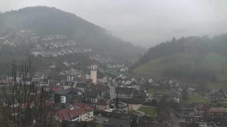 Dieses Bild zeigt eine Webcam-Aufnahme von Ottenhöfen, aufgenommen am Samstag, den 28.03.2026 um 17:50 Uhr