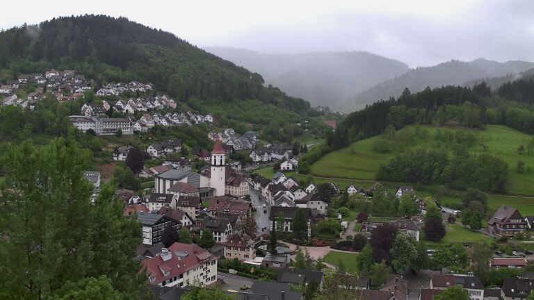 Dieses Bild zeigt eine Webcam-Aufnahme von Ottenhöfen, aufgenommen am Mittwoch, den 06.05.2026 um 17:40 Uhr