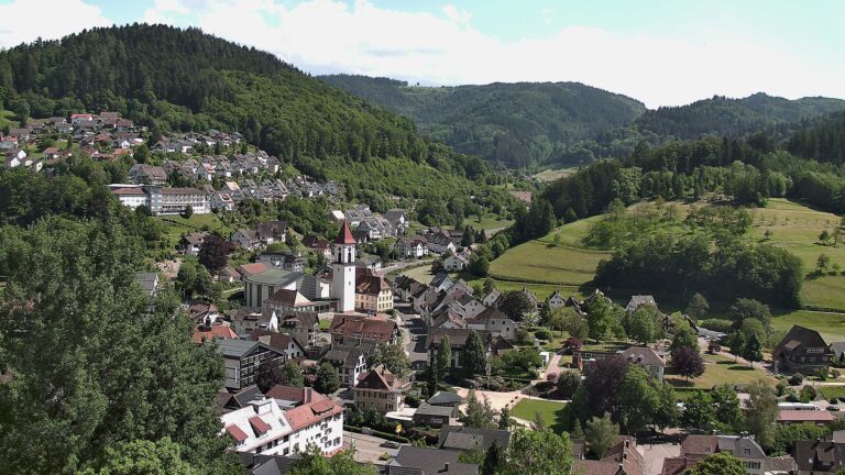 Dieses Bild zeigt eine Webcam-Aufnahme von Ottenhöfen, aufgenommen am Mittwoch, den 27.05.2026 um 15:40 Uhr