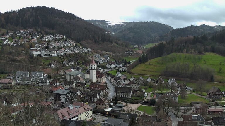 Dieses Bild zeigt eine Webcam-Aufnahme von Ottenhöfen, aufgenommen am Montag, den 30.03.2026 um 17:10 Uhr