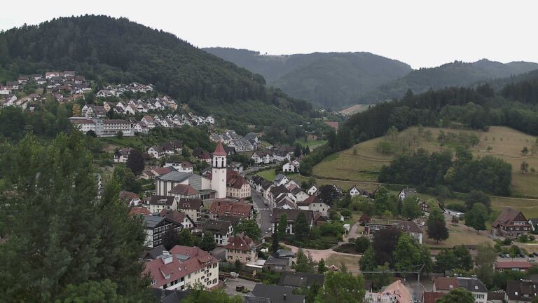 Dieses Bild zeigt eine Webcam-Aufnahme von Ottenhöfen, aufgenommen am Mittwoch, den 15.07.2026 um 11:00 Uhr