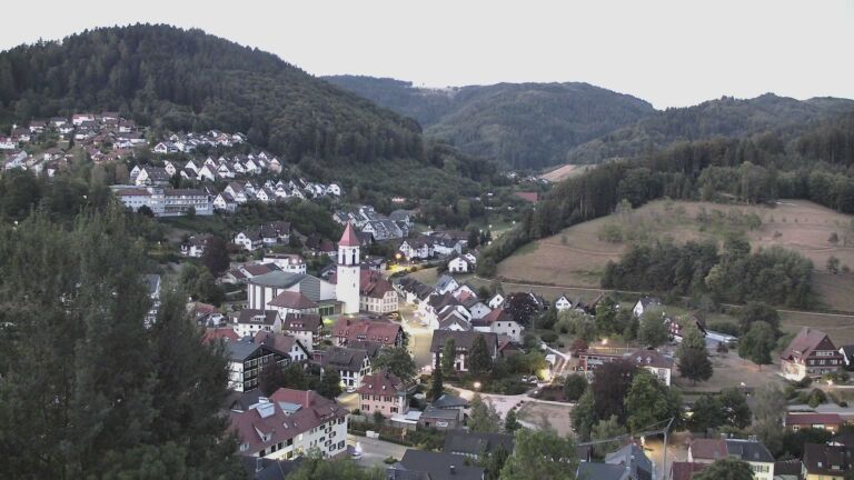Dieses Bild zeigt eine Webcam-Aufnahme von Ottenhöfen, aufgenommen am Sonntag, den 09.08.2026 um 05:40 Uhr