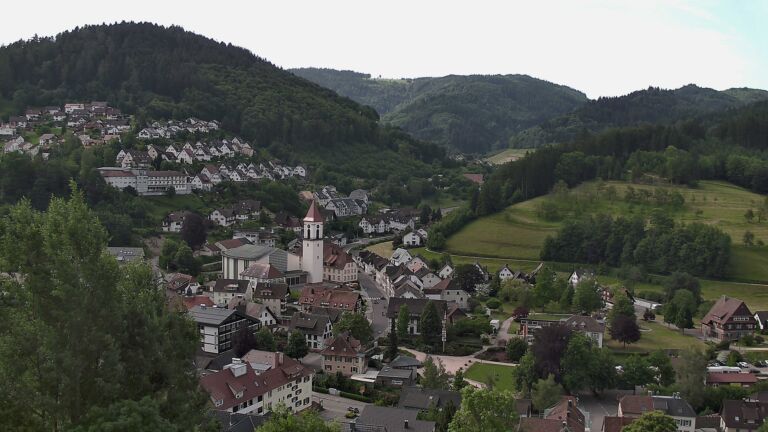 Dieses Bild zeigt eine Webcam-Aufnahme von Ottenhöfen, aufgenommen am Sonntag, den 31.05.2026 um 10:00 Uhr