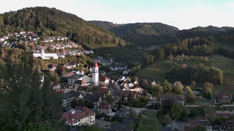 Dieses Bild zeigt eine Webcam-Aufnahme von Ottenhöfen, aufgenommen am Montag, den 07.09.2026 um 19:10 Uhr