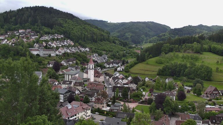 Dieses Bild zeigt eine Webcam-Aufnahme von Ottenhöfen, aufgenommen am Mittwoch, den 20.05.2026 um 10:10 Uhr