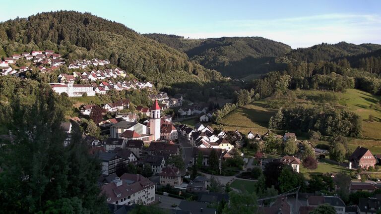 Dieses Bild zeigt eine Webcam-Aufnahme von Ottenhöfen, aufgenommen am Samstag, den 13.06.2026 um 20:30 Uhr