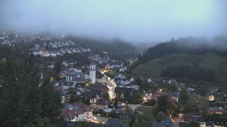 Dieses Bild zeigt eine Webcam-Aufnahme von Ottenhöfen, aufgenommen am Sonntag, den 18.10.2026 um 07:30 Uhr