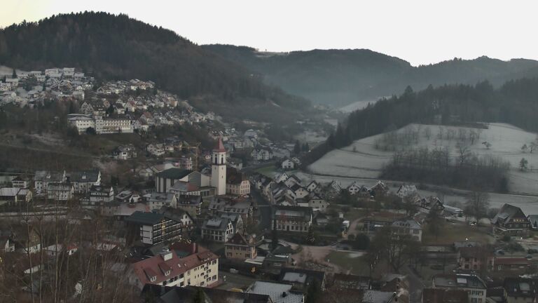 Dieses Bild zeigt eine Webcam-Aufnahme von Ottenhöfen, aufgenommen am Sonntag, den 28.12.2025 um 16:50 Uhr