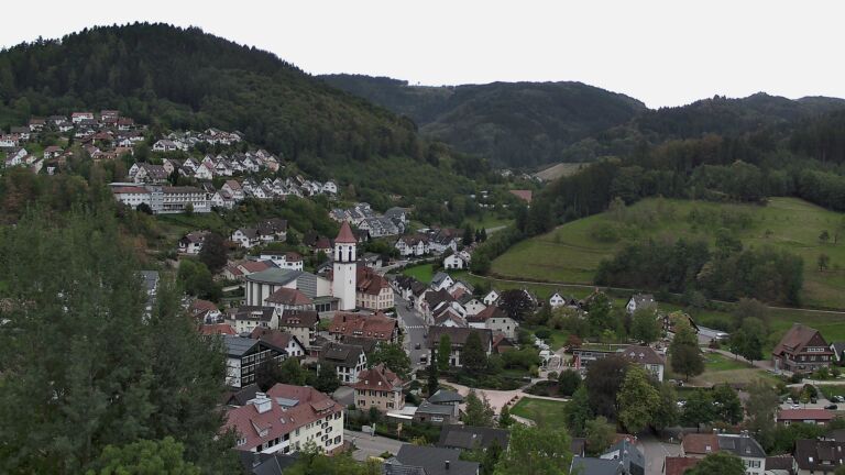 Dieses Bild zeigt eine Webcam-Aufnahme von Ottenhöfen, aufgenommen am Freitag, den 18.09.2026 um 12:20 Uhr