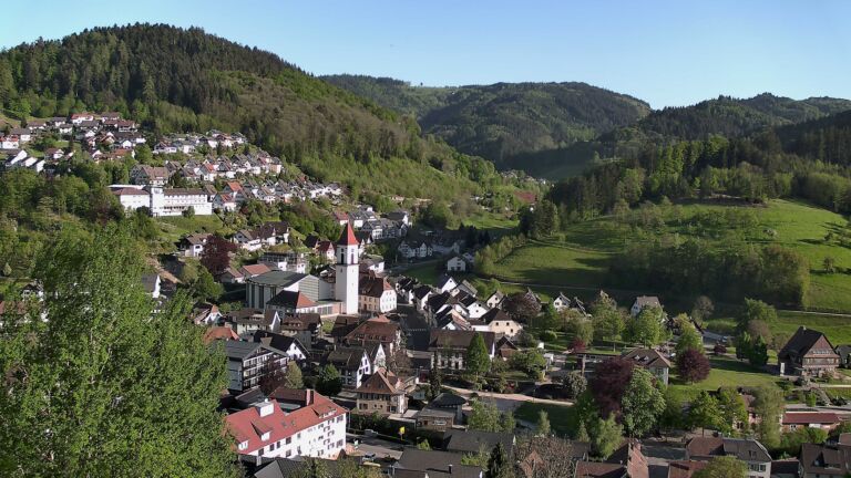 Dieses Bild zeigt eine Webcam-Aufnahme von Ottenhöfen, aufgenommen am Mittwoch, den 29.04.2026 um 18:40 Uhr