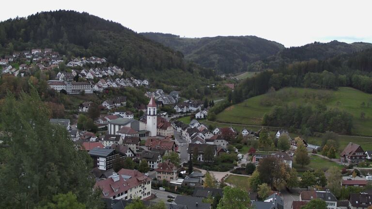 Dieses Bild zeigt eine Webcam-Aufnahme von Ottenhöfen, aufgenommen am Freitag, den 23.10.2026 um 17:30 Uhr