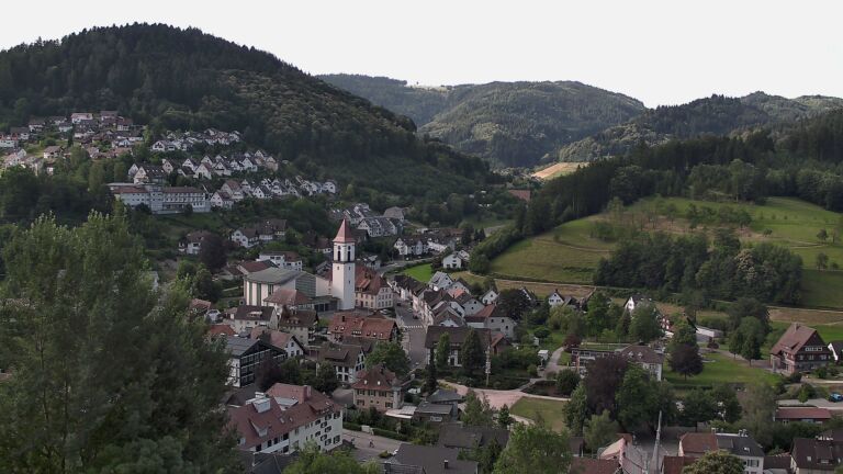 Dieses Bild zeigt eine Webcam-Aufnahme von Ottenhöfen, aufgenommen am Sonntag, den 28.06.2026 um 08:40 Uhr
