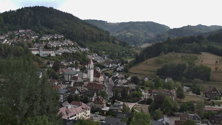 Dieses Bild zeigt eine Webcam-Aufnahme von Ottenhöfen, aufgenommen am Dienstag, den 25.08.2026 um 17:40 Uhr