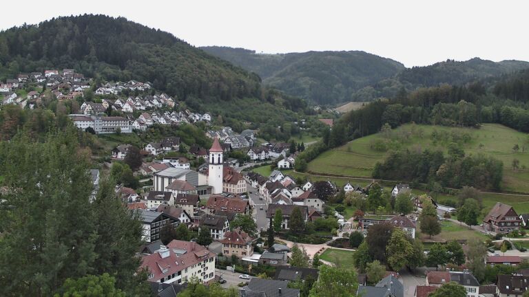 Dieses Bild zeigt eine Webcam-Aufnahme von Ottenhöfen, aufgenommen am Montag, den 21.09.2026 um 08:00 Uhr