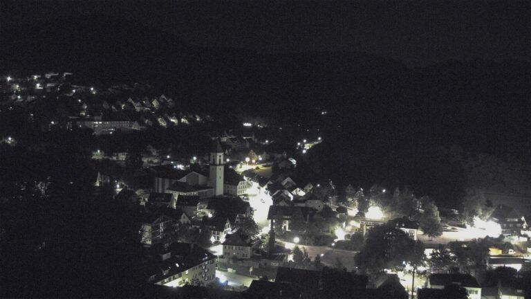 Dieses Bild zeigt eine Webcam-Aufnahme von Ottenhöfen, aufgenommen am Sonntag, den 26.07.2026 um 04:00 Uhr