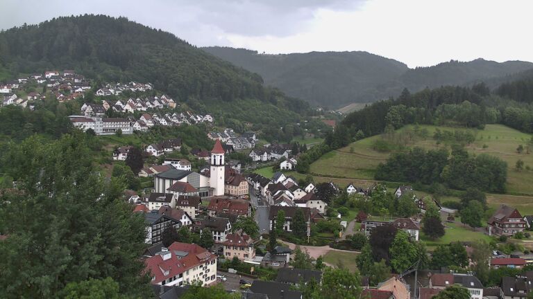 Dieses Bild zeigt eine Webcam-Aufnahme von Ottenhöfen, aufgenommen am Sonntag, den 05.07.2026 um 15:30 Uhr