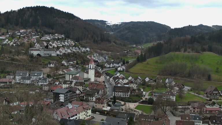 Dieses Bild zeigt eine Webcam-Aufnahme von Ottenhöfen, aufgenommen am Sonntag, den 29.03.2026 um 17:10 Uhr