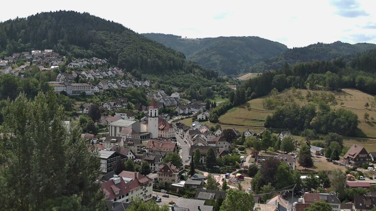 Dieses Bild zeigt eine Webcam-Aufnahme von Ottenhöfen, aufgenommen am Sonntag, den 26.07.2026 um 11:50 Uhr