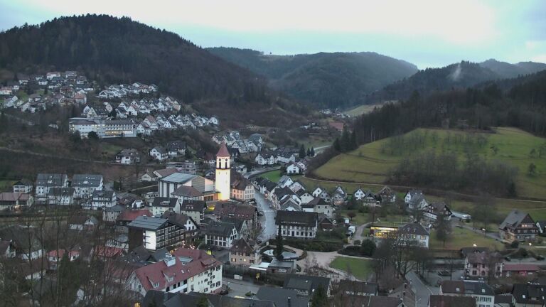 Dieses Bild zeigt eine Webcam-Aufnahme von Ottenhöfen, aufgenommen am Donnerstag, den 19.02.2026 um 18:00 Uhr