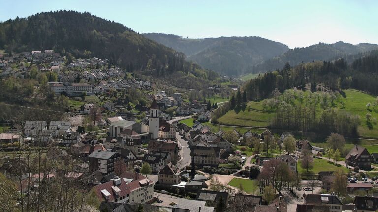 Dieses Bild zeigt eine Webcam-Aufnahme von Ottenhöfen, aufgenommen am Samstag, den 11.04.2026 um 13:10 Uhr