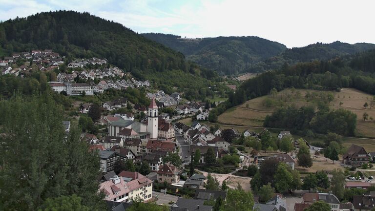 Dieses Bild zeigt eine Webcam-Aufnahme von Ottenhöfen, aufgenommen am Samstag, den 15.08.2026 um 15:40 Uhr