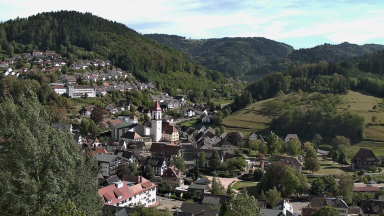 Dieses Bild zeigt eine Webcam-Aufnahme von Ottenhöfen, aufgenommen am Sonntag, den 06.09.2026 um 16:20 Uhr