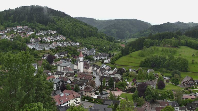 Dieses Bild zeigt eine Webcam-Aufnahme von Ottenhöfen, aufgenommen am Freitag, den 15.05.2026 um 14:50 Uhr