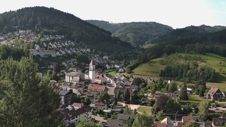 Dieses Bild zeigt eine Webcam-Aufnahme von Ottenhöfen, aufgenommen am Dienstag, den 30.06.2026 um 09:10 Uhr